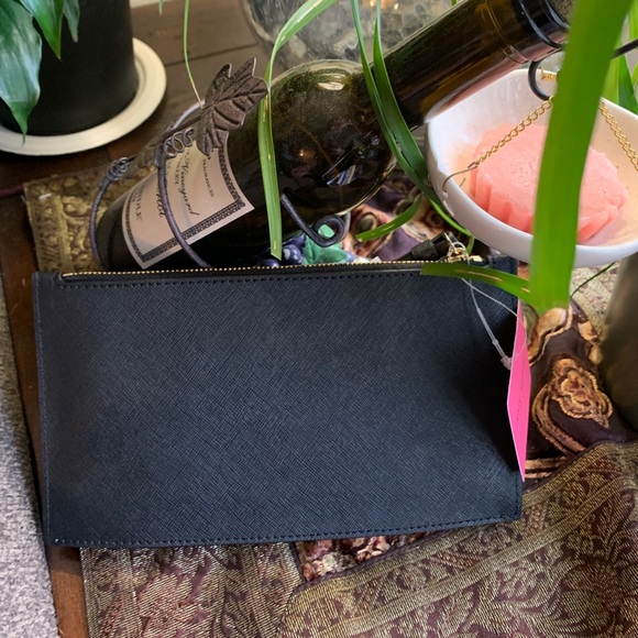 SOLD⛔️Authentic Kate Spade L.edition car Lg Wristlet - Picture 7 of 10